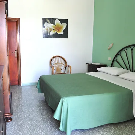 Raffaela - * Lacco Ameno (Isola d'Ischia)