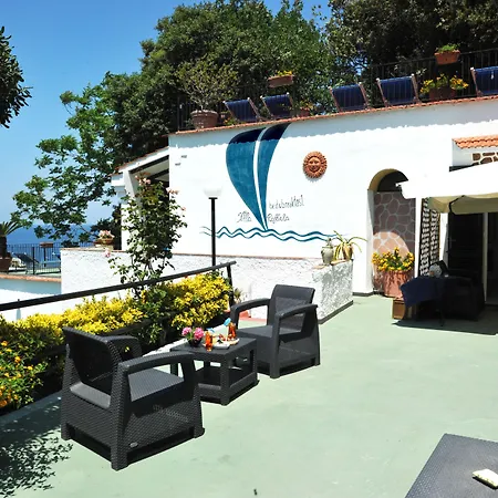 Raffaela - Lacco Ameno (Isola d'Ischia)