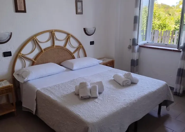 Raffaela - * Lacco Ameno (Isola d'Ischia)