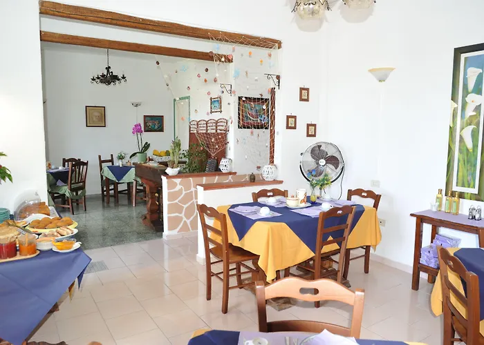 Raffaela - Lacco Ameno (Isola d'Ischia)