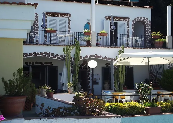 Raffaela - Lacco Ameno (Isola d'Ischia)